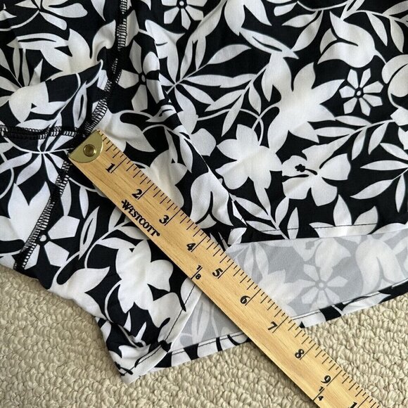 Lands End Swim Shorts Black White Floral 22W Quick Dry Stretch Pockets - Picture 9 of 10